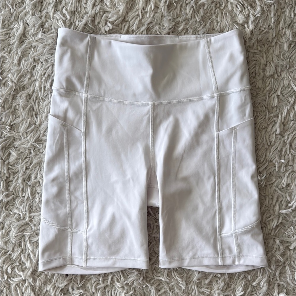 Athleta White Ultimate Stash II 7” Biker Shorts